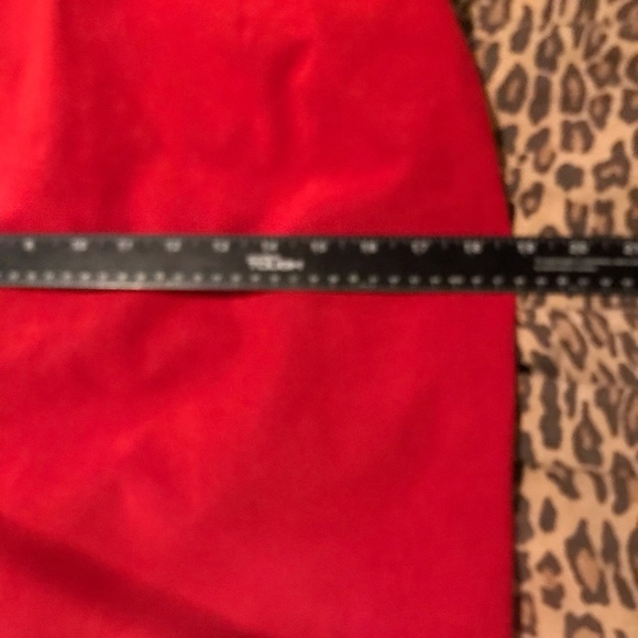 Classic Red size medium ultra suede skirt above the knee lined back zip - Picture 8 of 10